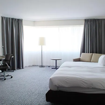 Hilton Paris Charles De Gaulle Airport 4*