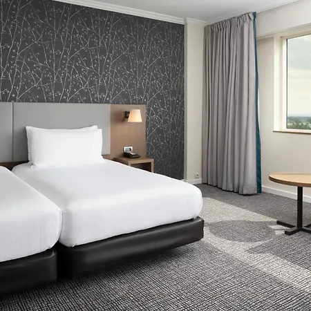 Hilton Paris Charles De Gaulle Airport 4* Le Mesnil-Amelot