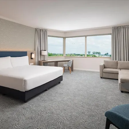 Hotel Hilton Paris Charles De Gaulle Airport 4*