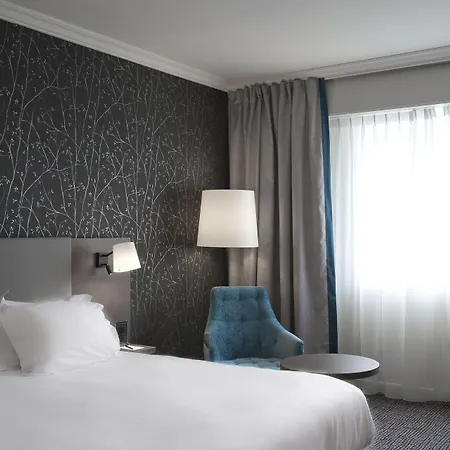Hilton Paris Charles De Gaulle Airport 4*