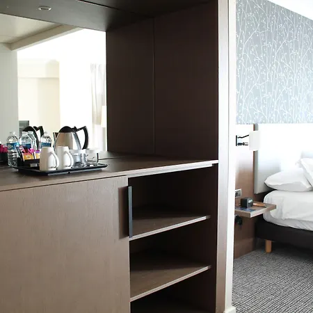 Hilton Paris Charles De Gaulle Airport Hotel 4*