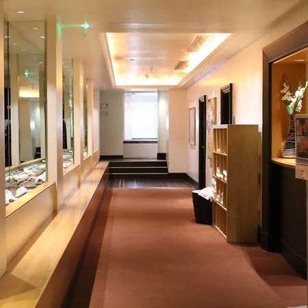 Hilton Paris Charles De Gaulle Airport 4* Le Mesnil-Amelot