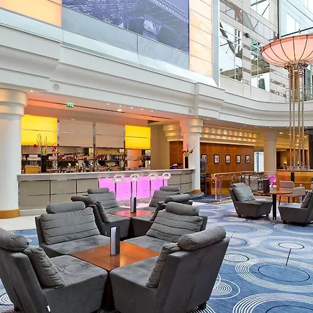 Hotell Hilton Paris Charles De Gaulle Airport 4*