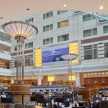 Hilton Paris Charles De Gaulle Airport Hotell 4*