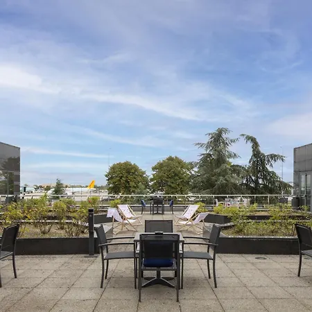 Hotel Hilton Paris Charles De Gaulle Airport 4*