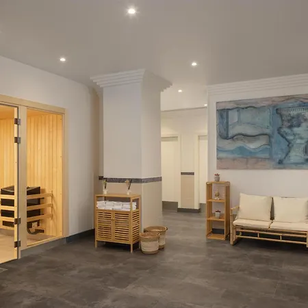 Hilton Paris Charles De Gaulle Airport Hotel 4*