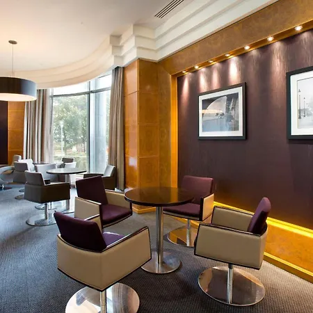 Hilton Paris Charles De Gaulle Airport 4*