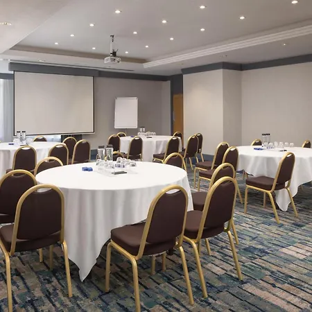 Hilton Paris Charles De Gaulle Airport Hotel 4*