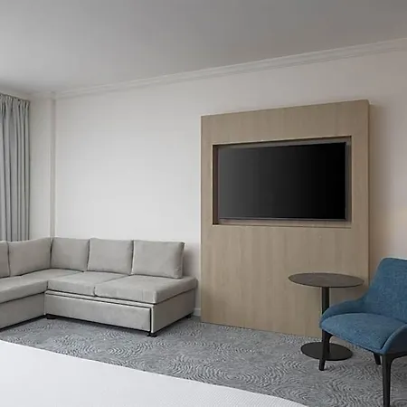 Hilton Paris Charles De Gaulle Airport Hotel 4*