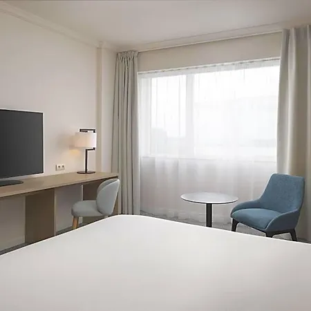 Hilton Paris Charles De Gaulle Airport 4* Le Mesnil-Amelot