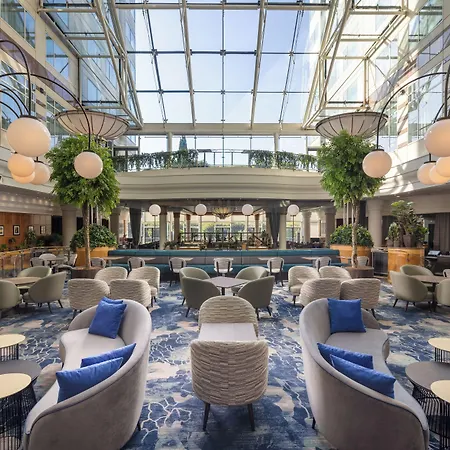 Hilton Paris Charles De Gaulle Airport 4*