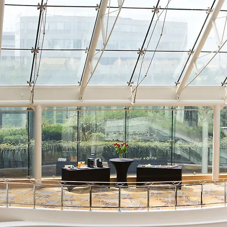 Hilton Paris Charles De Gaulle Airport 4*