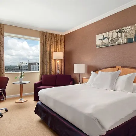 Hotel Hilton Paris Charles De Gaulle Airport 4*